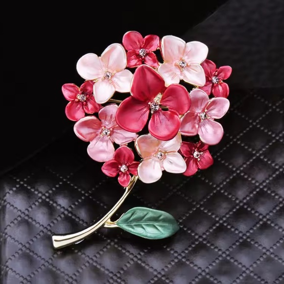 Pink Hydrangea Floral Gold Brooch - Picture 4 of 9